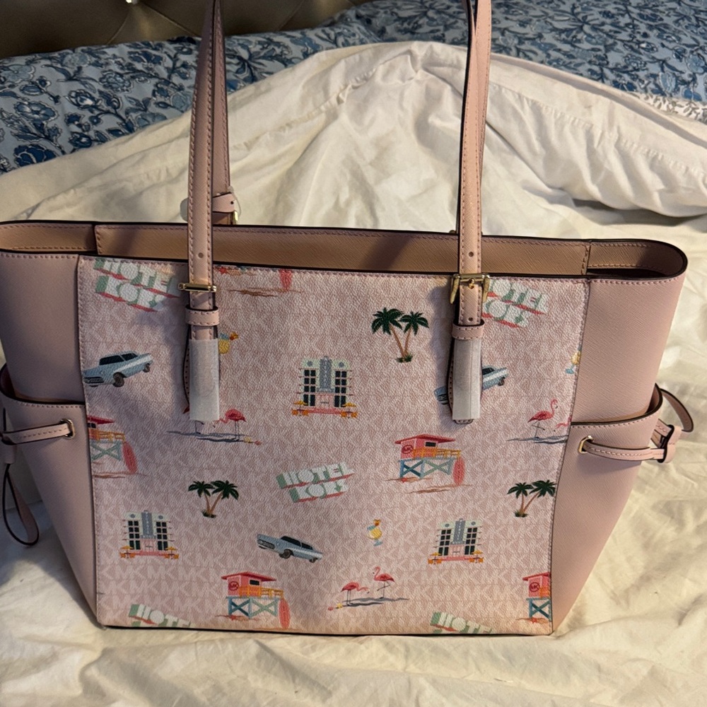 Michael Kors Pink Shoulder Bag with Tropical Print - Picture 2 of 10